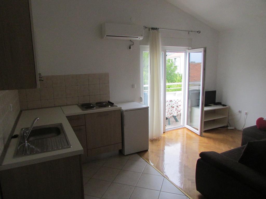 Apartmani I Sobe Grga Starigrad Paklenica Oda fotoğraf