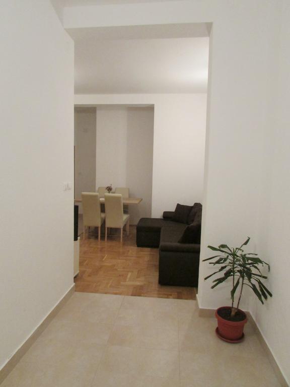 Apartmani I Sobe Grga Starigrad Paklenica Oda fotoğraf