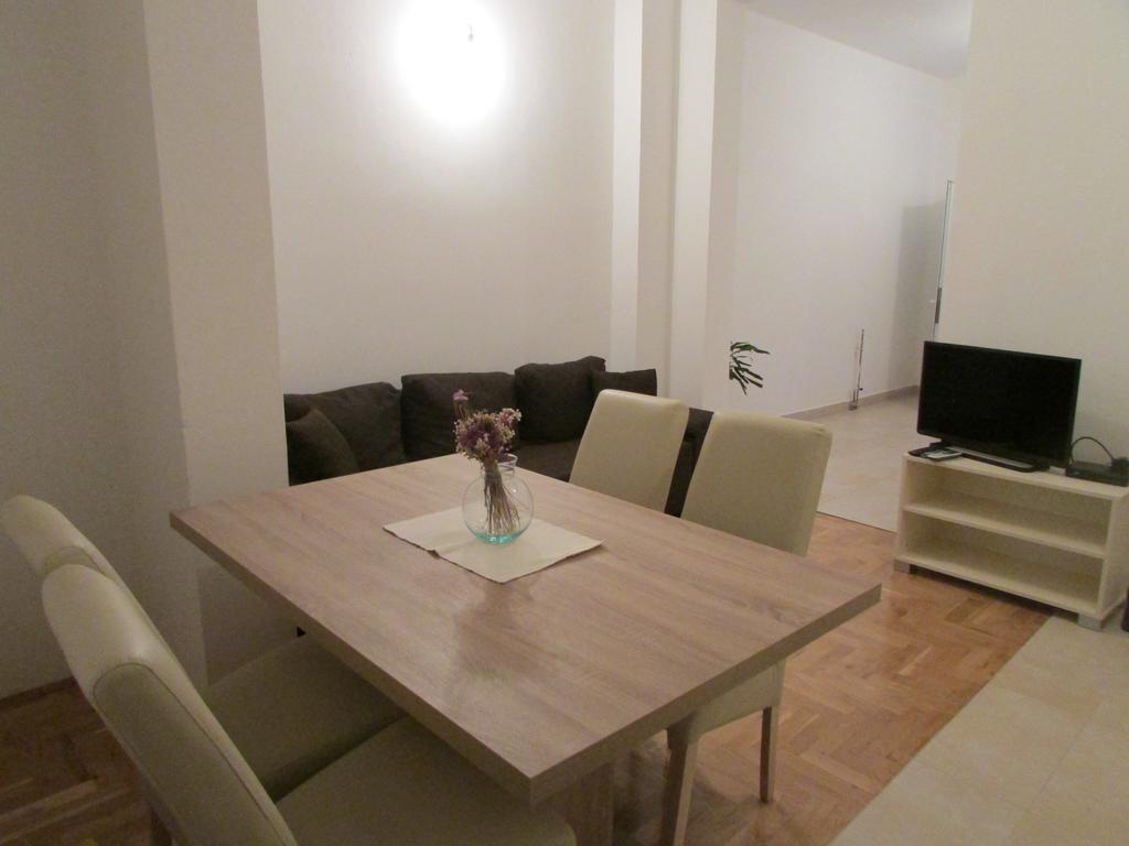 Apartmani I Sobe Grga Starigrad Paklenica Oda fotoğraf