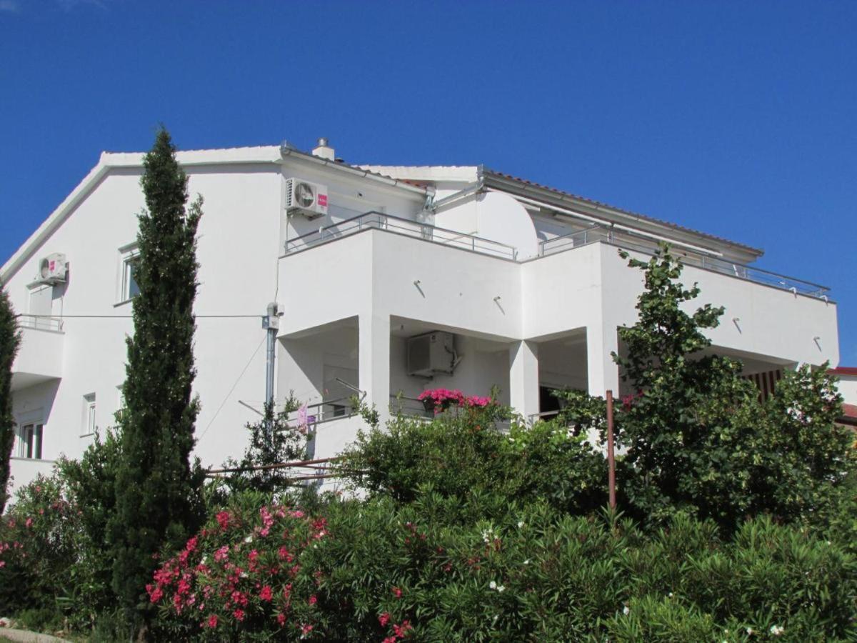 Apartmani I Sobe Grga Starigrad Paklenica Dış mekan fotoğraf